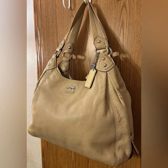 Coach Tan Leather Shoulder Bag - Picture 2 of 14